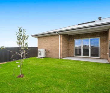 BRAND NEW DUPLEX IN POPULAR ESTATE - Photo 4