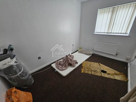 Price £850 pcm - Available Now - Unfurnished - Photo 4