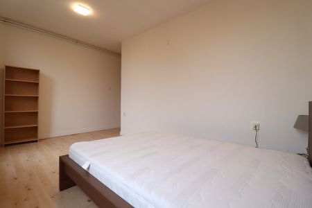 Te huur: Vaartstraat 26-3, 1075 RP Amsterdam - Photo 2