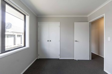 Executive Family Home - Photo 3