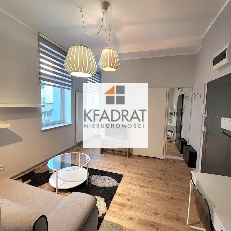 Komfortowe 2 pokoje w centrum z windą i piwnicą. - Photo 1