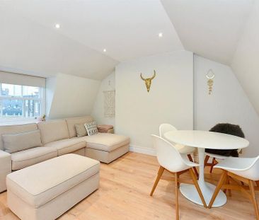 3 bedroom flat to rent - Photo 1