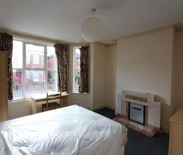 Newcombe Road, Southampton, SO15 - Photo 3