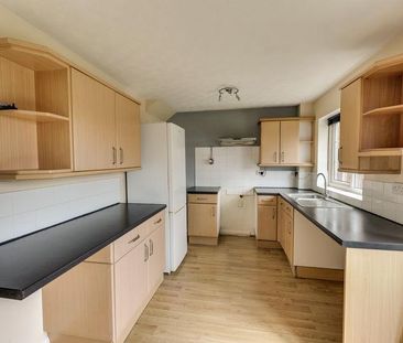 3 bedroom terraced house to rent - Photo 4