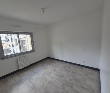 Location Appartement 4 pièces 76m² TULLE 19000 - Photo 3