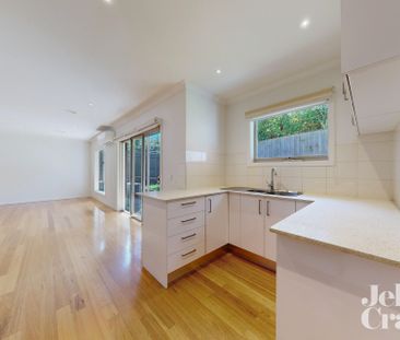 2/4-6 Smyth Street, Mount Waverley - Photo 2