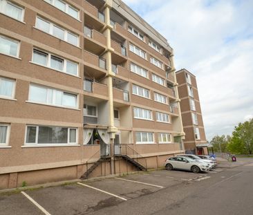 Flat 5, 600 Hillpark Drive, Hillpark, Glasgow, G43 2PX - Photo 2