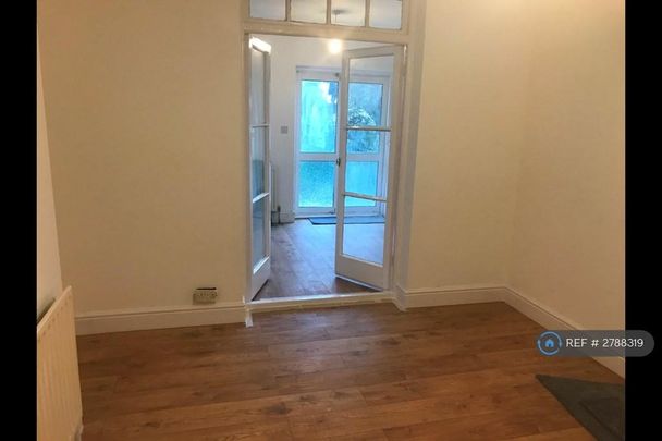 3 bedroom terraced house to rent - Photo 1