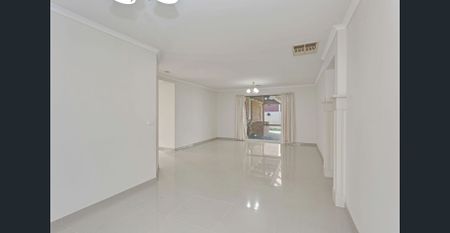 Spacious 4 bedroom (plus study) Family home - Photo 4