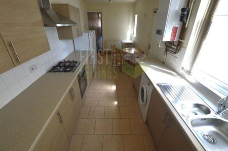 5 bedroom terraced house to rent - Photo 2