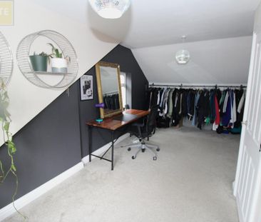 4 bedroom semi-detached house to rent - Photo 5