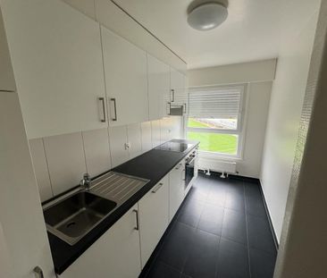 Appartement de 3 pièces partiellement rénové - premier loyer offert - Foto 6