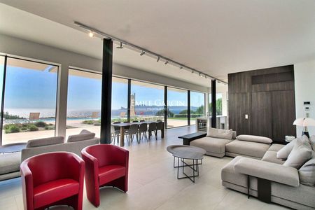 Villa contemporaine à louer vue mer sur un domaine privée dans le Var - Photo 4