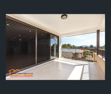 FIVE BEDROOM HOME IN PRIME LOCATION - Walk to the train - Photo 6