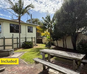 Versatile Dual-Living Home - Ideal for Large Families or Shared Living - Photo 1