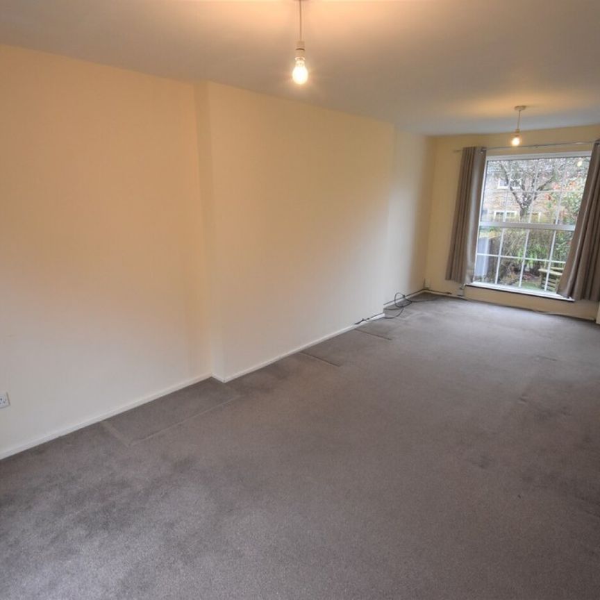 3 bedroom House - LODGEFIELD, WELWYN GARDEN CITY - Photo 1