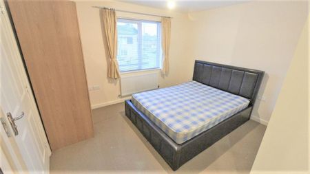 3 bedroom terraced house to rent - Photo 5