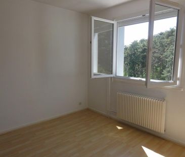 Location Appartement 2 pièces 43m² LE CREUSOT 71200 - Photo 2