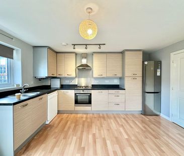 2 bedroom Flat To Let - Photo 6