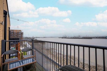 Kirkham Court, Henley Approach, Northfleet, Gravesend, Kent, DA11 - Photo 5