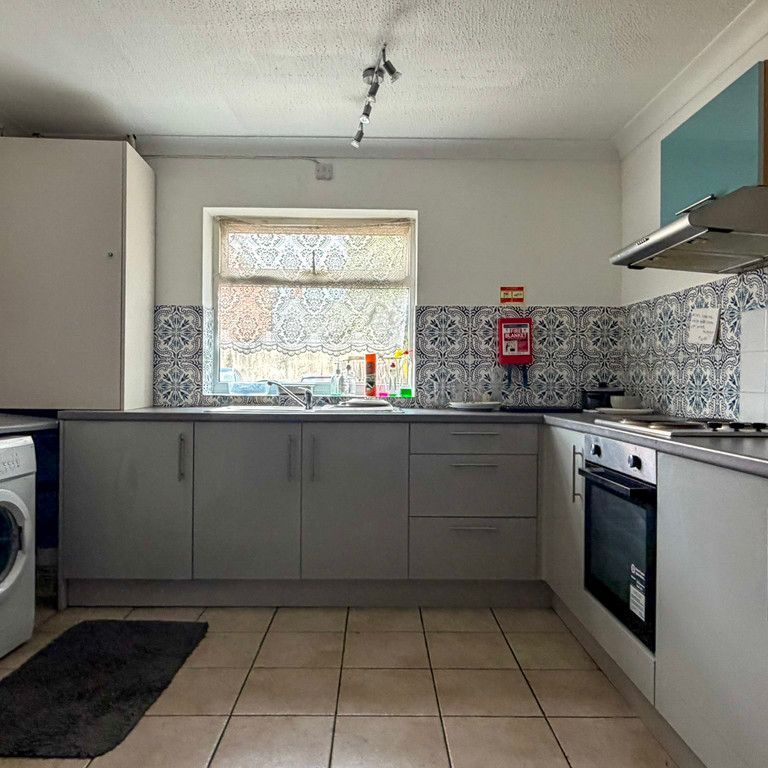 Room 5, Park Lane - Photo 1