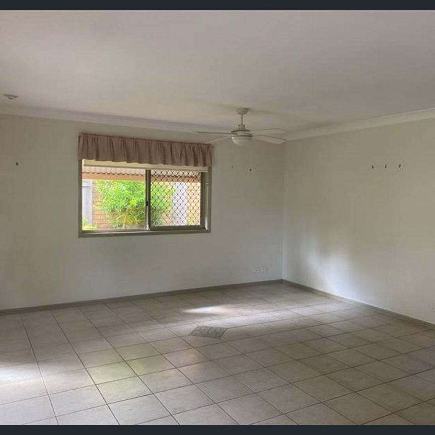 RENTAL DISCLAIMER: Rent will increase from $550 PW to $635 PW after the 14th Feb 2027 for the remainder of the lease agreement (12 months) - Photo 1