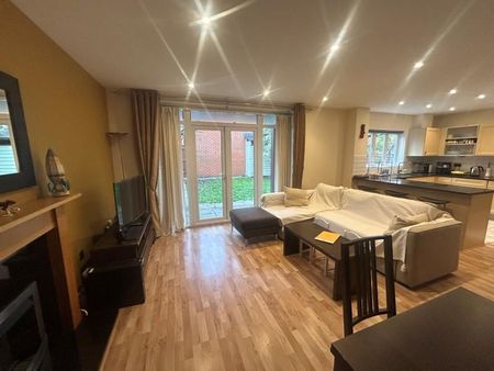 3 bedroom terraced house to rent - Photo 3