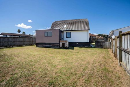 Three Bedroom Home! - Photo 2