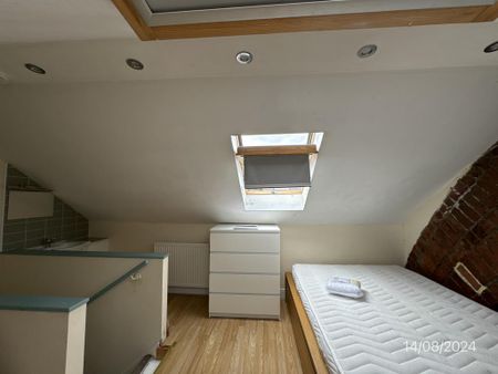 5 bedroom terraced house to rent - Photo 2