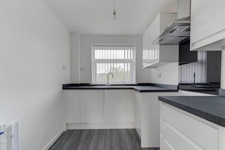 2 bed apartment to rent in Bristol Road South, Birmingham, B31 - Photo 5