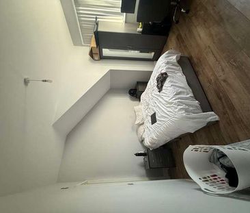 City Centre// Bed Bath - North Sherwood St, NG1 - Photo 3