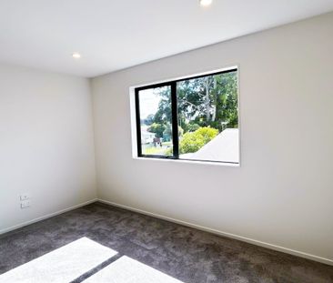 5 Bedrooms on Riverpark Cres - Photo 6