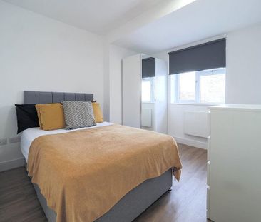 1 bedroom in a house share to rent - Photo 3