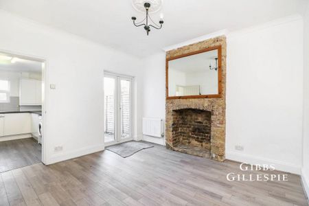 3 bedroom semi-detached house to rent - Photo 3