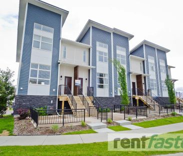GORGEOUS Townhouse 3 Beds/2 Baths with Spectacular View — 3 Bedroom... - Photo 1
