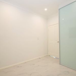 Brand New Two Bedroom Granny Flat with Water Included - Photo 2