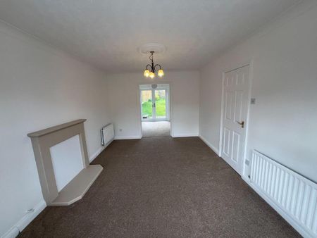4 bedroom detached house to rent - Photo 3