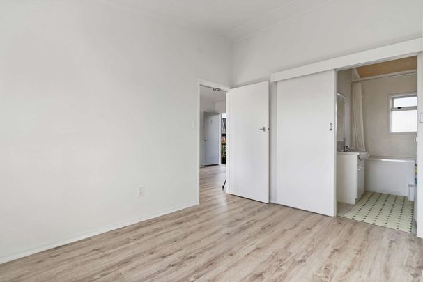 A sunny two bedroom in Mt Eden - Photo 1