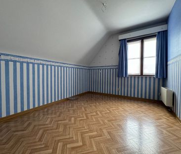 Alleenstaande woning met 4 slaapkamers en garage te Kortemark - Photo 2