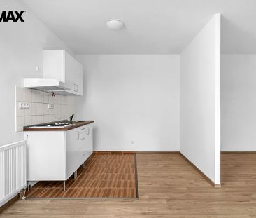 Pronájem bytu 1+kk v osobním vlastnictví 46 m², Milovice - Photo 2