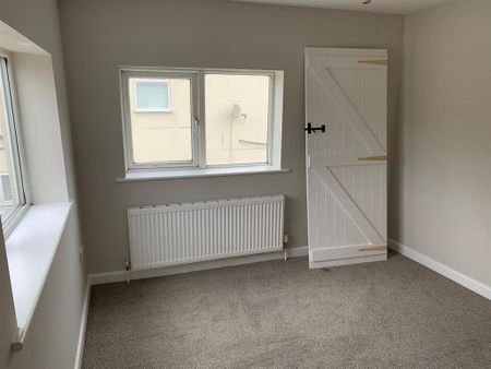 2 bedroom semi-detached house to rent - Photo 3