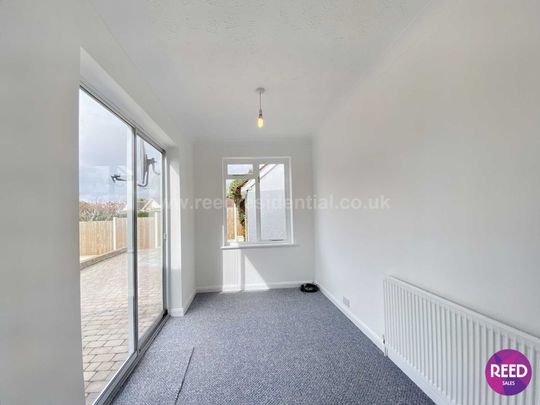 DANDIES DRIVE LEIGH ON SEA - Photo 1