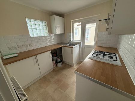 2 bedroom detached bungalow to rent - Photo 5