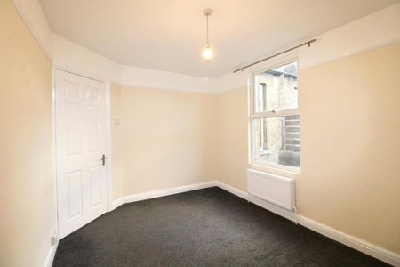 3 bedroom apartment to rent - Photo 2