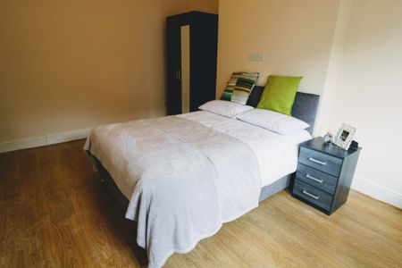 5 Bedroom Terraced To Rent in Arboretum - Photo 2