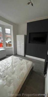 4 bedroom property to rent in Manchester - Photo 1