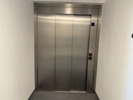 Wunderbare 2-Zimmer Wohnung mit gutem Grundriss in perfekter Lage nahe U-Bahn! ab 01.12.2025 - Photo 1