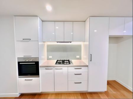 2 bed 2 bath-10906 - Photo 3