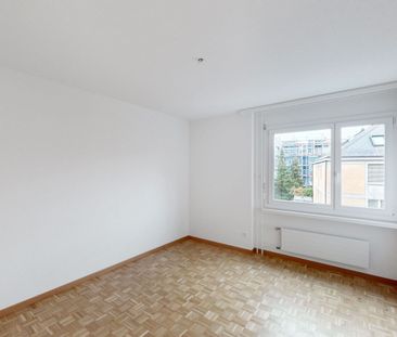 Geräumige und zentrale Stadtwohnung! - Photo 1