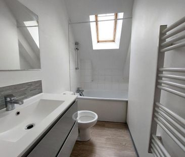Location Appartement 3 pièces 47m² ST AUBIN LES ELBEUF 76410 - Photo 3